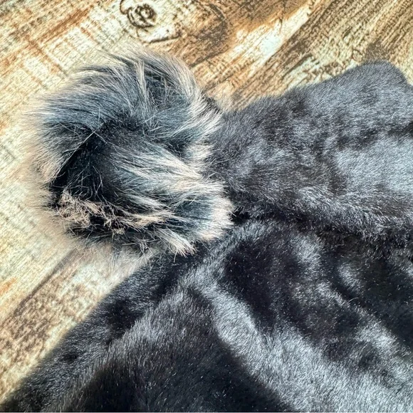 🆕 Black & White Santa Hat Bundle | #S17 - Picture 10 of 13